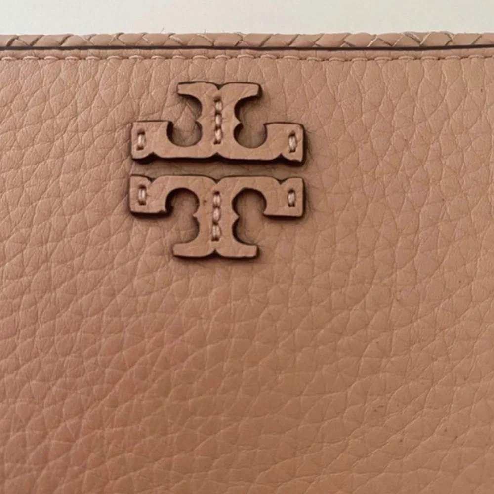 Tory Burch Tan Nude Saddle Leather Zip Around Accordion Wallet